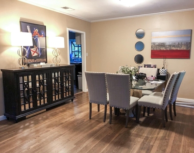 2420 Hartford Rd - Photo Thumbnail 4