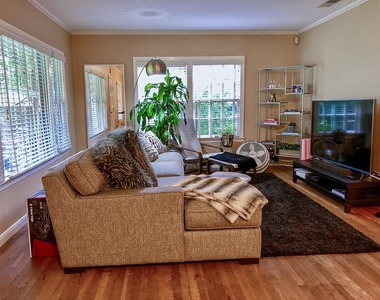 2420 Hartford Rd - Photo Thumbnail 3