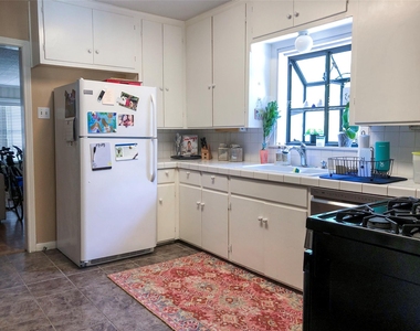 2420 Hartford Rd - Photo Thumbnail 5