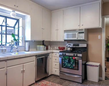 2420 Hartford Rd - Photo Thumbnail 6