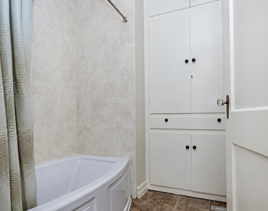 2420 Hartford Rd - Photo Thumbnail 12