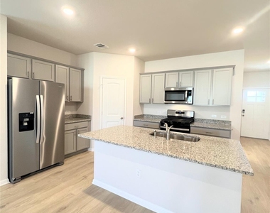 2409 Corriente Path - Photo Thumbnail 7