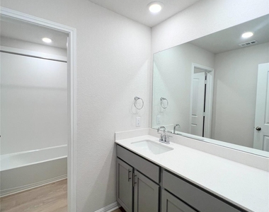 2409 Corriente Path - Photo Thumbnail 26
