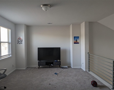 105 Durmont Pass - Photo Thumbnail 13