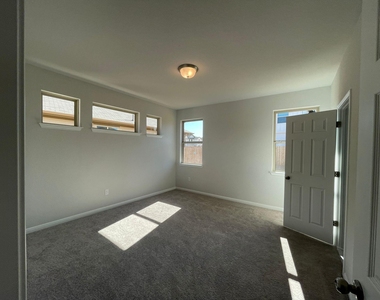 105 Durmont Pass - Photo Thumbnail 8