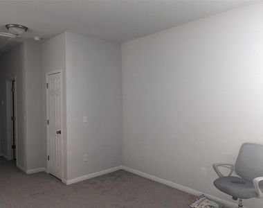 105 Durmont Pass - Photo Thumbnail 12