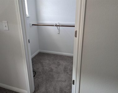 105 Durmont Pass - Photo Thumbnail 21
