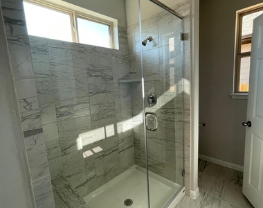 105 Durmont Pass - Photo Thumbnail 6