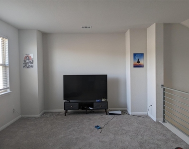 105 Durmont Pass - Photo Thumbnail 9