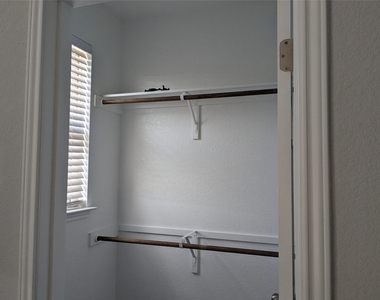 105 Durmont Pass - Photo Thumbnail 20