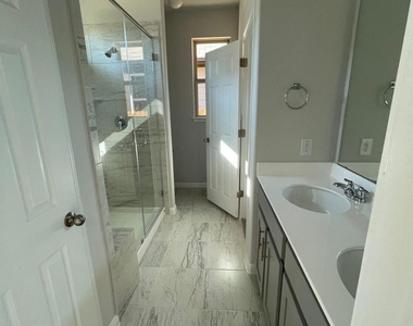 105 Durmont Pass - Photo Thumbnail 7