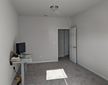 105 Durmont Pass - Photo Thumbnail 18