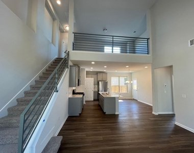 105 Durmont Pass - Photo Thumbnail 4