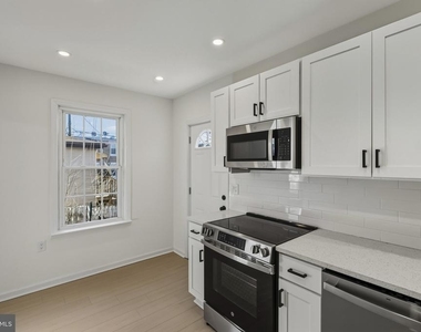 507 Washburn Avenue - Photo Thumbnail 2