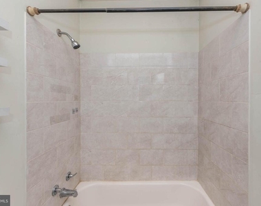 204 N Port Street - Photo Thumbnail 9