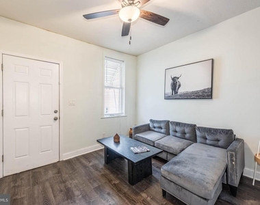 204 N Port Street - Photo Thumbnail 3