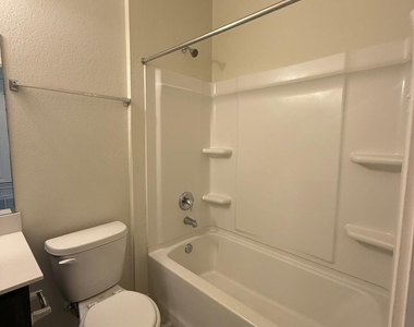 130 Sundown Ave - Photo Thumbnail 21