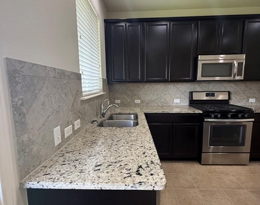 130 Sundown Ave - Photo Thumbnail 9