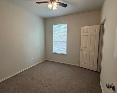 130 Sundown Ave - Photo Thumbnail 13