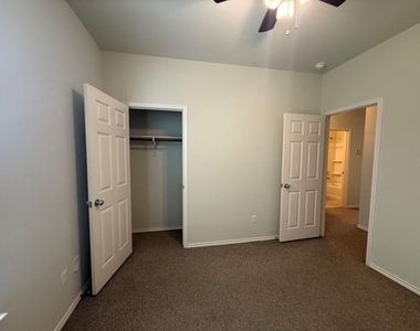 130 Sundown Ave - Photo Thumbnail 19