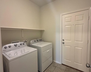 130 Sundown Ave - Photo Thumbnail 23
