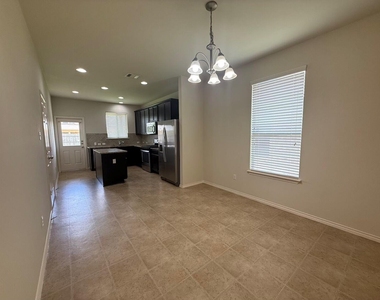 130 Sundown Ave - Photo Thumbnail 6