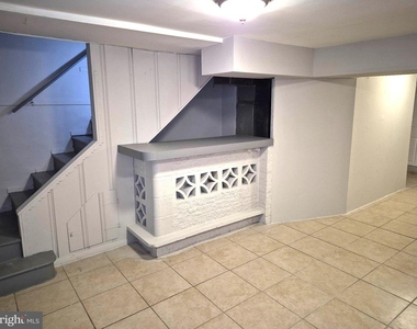 929 E 41st Street - Photo Thumbnail 11