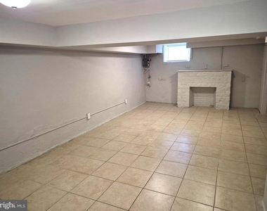 929 E 41st Street - Photo Thumbnail 12