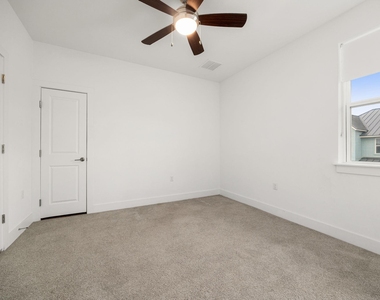 2409 Simond Ave - Photo Thumbnail 16
