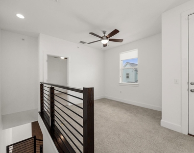 2409 Simond Ave - Photo Thumbnail 13