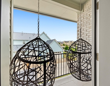 2409 Simond Ave - Photo Thumbnail 17