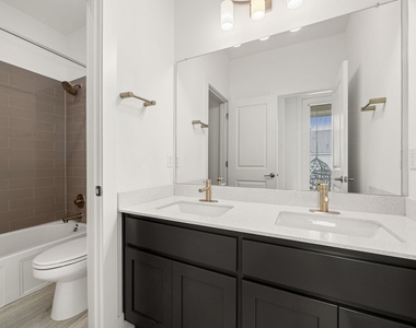 2409 Simond Ave - Photo Thumbnail 18