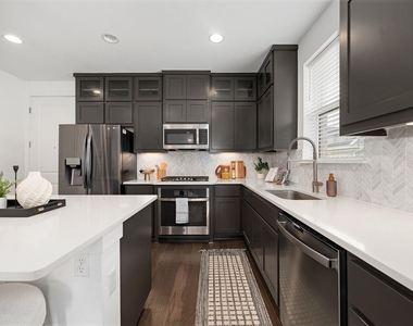 2409 Simond Ave - Photo Thumbnail 7