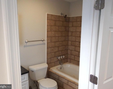 924 S Robinson Street - Photo Thumbnail 7