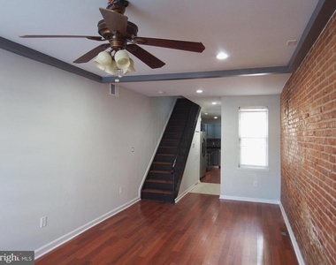 924 S Robinson Street - Photo Thumbnail 3