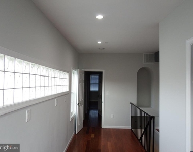 924 S Robinson Street - Photo Thumbnail 14