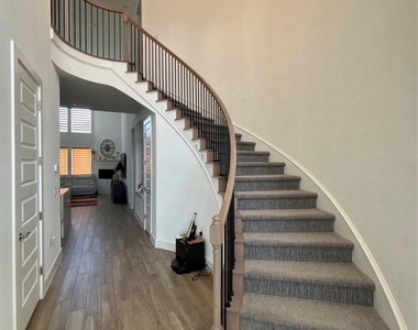 16916 Morelle Dr - Photo Thumbnail 3