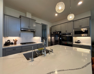 16916 Morelle Dr - Photo Thumbnail 9