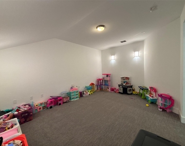 16916 Morelle Dr - Photo Thumbnail 23