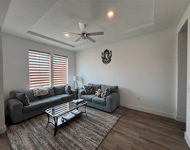 16916 Morelle Dr - Photo Thumbnail 5