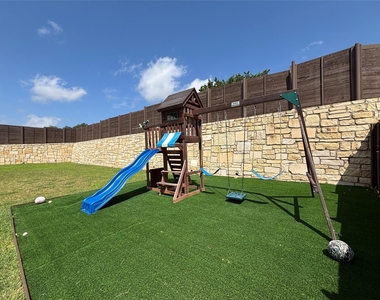 16916 Morelle Dr - Photo Thumbnail 30