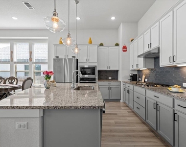 1812 David Ezra St - Photo Thumbnail 7