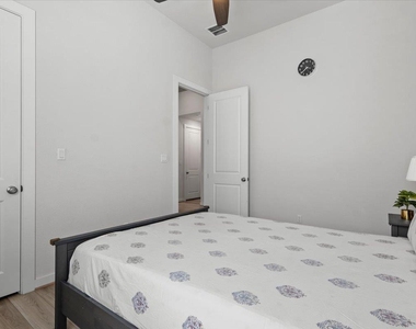 1812 David Ezra St - Photo Thumbnail 24