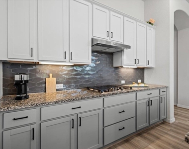 1812 David Ezra St - Photo Thumbnail 8