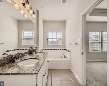 2911 Stagg Lane - Photo Thumbnail 21