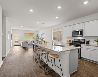 228 Brooklyn Dr - Photo Thumbnail 3
