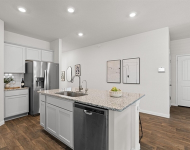 228 Brooklyn Dr - Photo Thumbnail 7