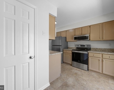 1260 Masters Drive - Photo Thumbnail 5