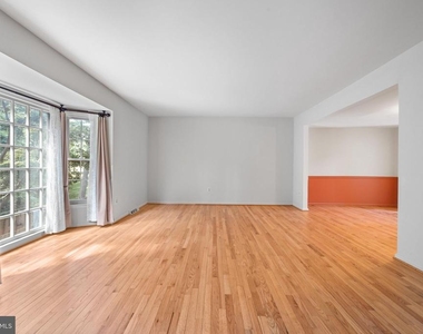1260 Masters Drive - Photo Thumbnail 11