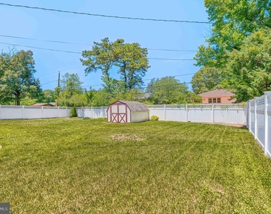 280 Mackintosh Drive - Photo Thumbnail 2